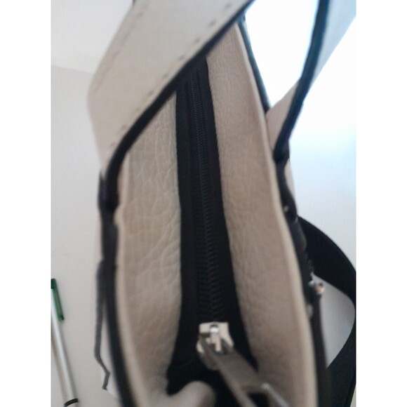 Mossimo white/Black leather Tote Purse With Coin Accessor/ Detachable Strap New - Picture 12 of 14